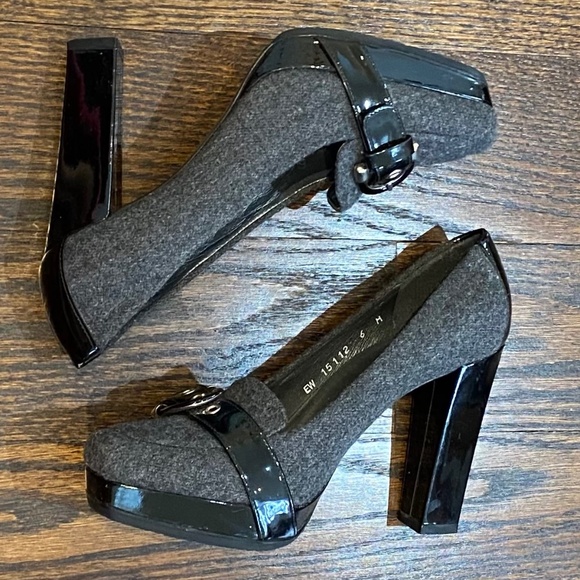 Stuart Weitzman Wool Heels - Picture 3 of 4